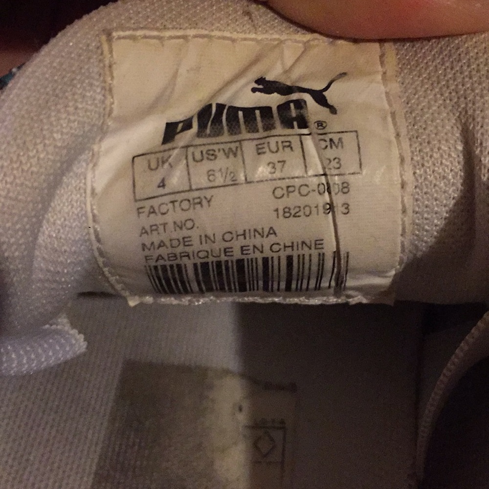 Sneakers - Picture 2 of 4
